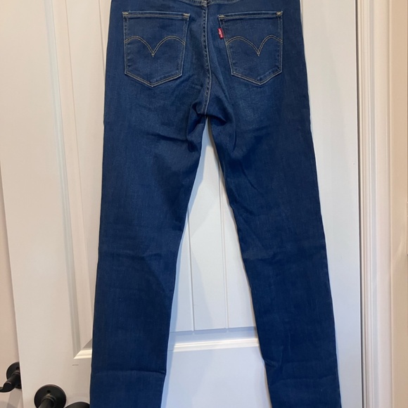 Levi's 312 Shaping Slim Women's Jeans - Picture 2 of 7